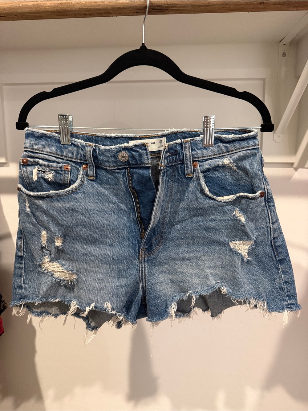 Abercrombie the mom short high rise